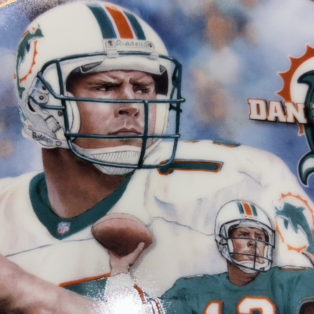 Miami Dolphins Dan Marino Collectible Plate (SIGNED- AUTOGRAPHED)